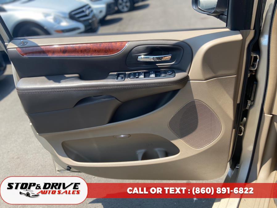 2014 Chrysler Town & Country 4dr Wgn Touring, available for sale in East Windsor, Connecticut | Stop & Drive Auto Sales. East Windsor, Connecticut 2014 Chrysler Town & Country 4dr Wgn Touring, available for sale in East Windsor, Connecticut | Stop & Drive Auto Sales. East Windsor, Connecticut