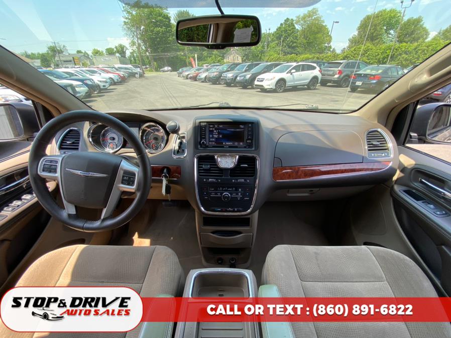 2014 Chrysler Town & Country 4dr Wgn Touring, available for sale in East Windsor, Connecticut | Stop & Drive Auto Sales. East Windsor, Connecticut 2014 Chrysler Town & Country 4dr Wgn Touring, available for sale in East Windsor, Connecticut | Stop & Drive Auto Sales. East Windsor, Connecticut
