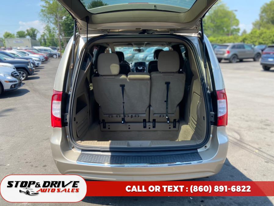 2014 Chrysler Town & Country 4dr Wgn Touring, available for sale in East Windsor, Connecticut | Stop & Drive Auto Sales. East Windsor, Connecticut 2014 Chrysler Town & Country 4dr Wgn Touring, available for sale in East Windsor, Connecticut | Stop & Drive Auto Sales. East Windsor, Connecticut