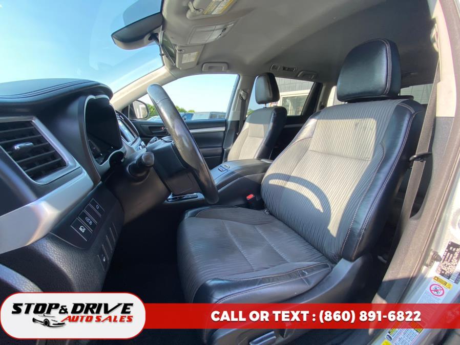2017 Toyota Highlander LE V6 FWD (Natl), available for sale in East Windsor, Connecticut | Stop & Drive Auto Sales. East Windsor, Connecticut 2017 Toyota Highlander LE V6 FWD (Natl), available for sale in East Windsor, Connecticut | Stop & Drive Auto Sales. East Windsor, Connecticut