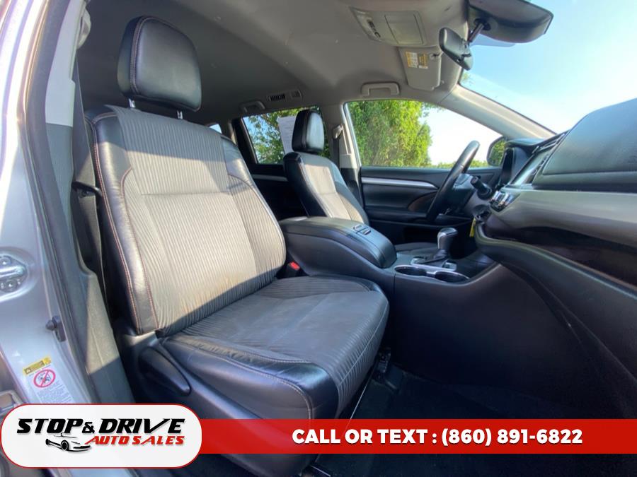 2017 Toyota Highlander LE V6 FWD (Natl), available for sale in East Windsor, Connecticut | Stop & Drive Auto Sales. East Windsor, Connecticut 2017 Toyota Highlander LE V6 FWD (Natl), available for sale in East Windsor, Connecticut | Stop & Drive Auto Sales. East Windsor, Connecticut