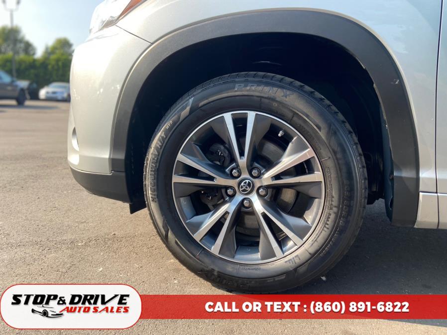 2017 Toyota Highlander LE V6 FWD (Natl), available for sale in East Windsor, Connecticut | Stop & Drive Auto Sales. East Windsor, Connecticut 2017 Toyota Highlander LE V6 FWD (Natl), available for sale in East Windsor, Connecticut | Stop & Drive Auto Sales. East Windsor, Connecticut