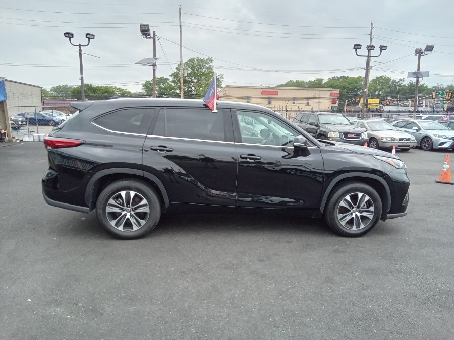 2022 Toyota Highlander XLE FWD (Natl), available for sale in Irvington, New Jersey | NJ Used Cars Center. Irvington, New Jersey 2022 Toyota Highlander XLE FWD (Natl), available for sale in Irvington, New Jersey | NJ Used Cars Center. Irvington, New Jersey