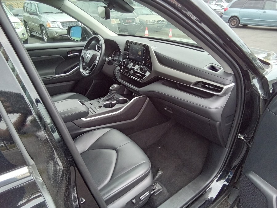 2022 Toyota Highlander XLE FWD (Natl), available for sale in Irvington, New Jersey | NJ Used Cars Center. Irvington, New Jersey 2022 Toyota Highlander XLE FWD (Natl), available for sale in Irvington, New Jersey | NJ Used Cars Center. Irvington, New Jersey
