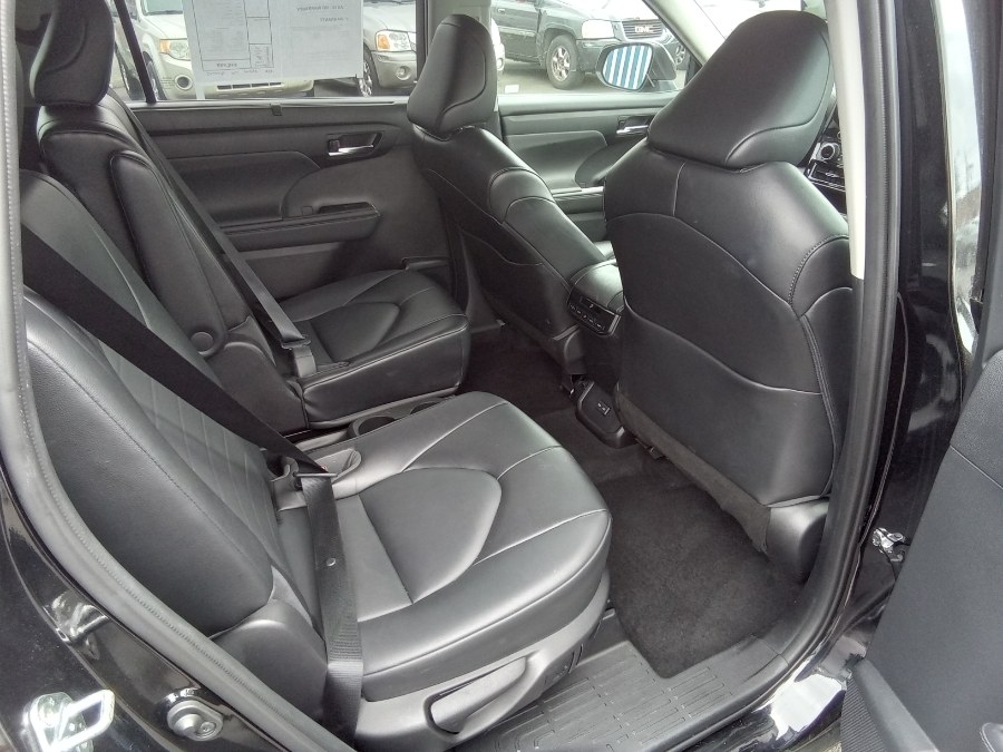 2022 Toyota Highlander XLE FWD (Natl), available for sale in Irvington, New Jersey | NJ Used Cars Center. Irvington, New Jersey 2022 Toyota Highlander XLE FWD (Natl), available for sale in Irvington, New Jersey | NJ Used Cars Center. Irvington, New Jersey