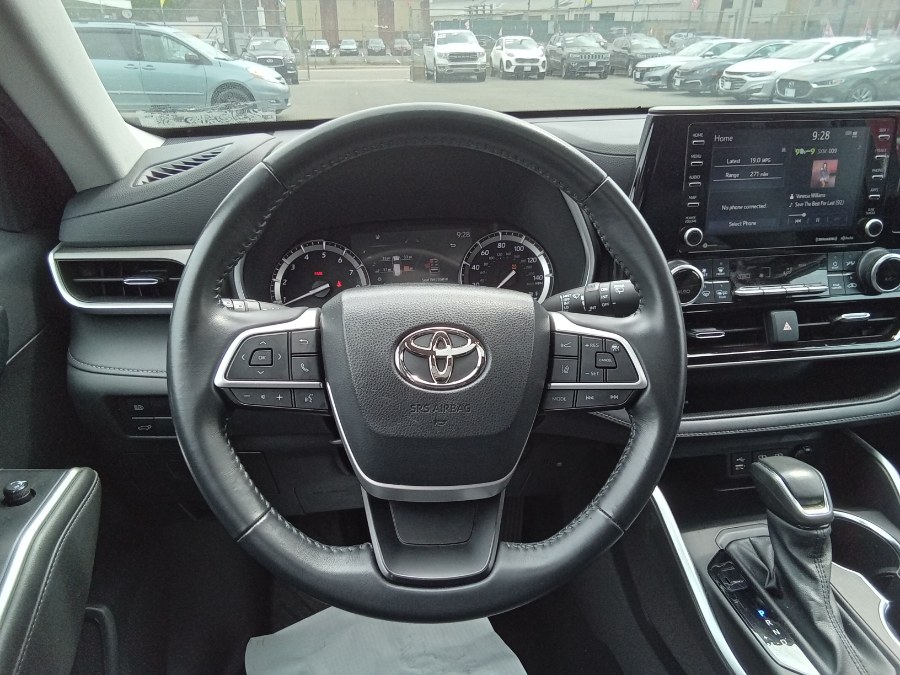 2022 Toyota Highlander XLE FWD (Natl), available for sale in Irvington, New Jersey | NJ Used Cars Center. Irvington, New Jersey 2022 Toyota Highlander XLE FWD (Natl), available for sale in Irvington, New Jersey | NJ Used Cars Center. Irvington, New Jersey