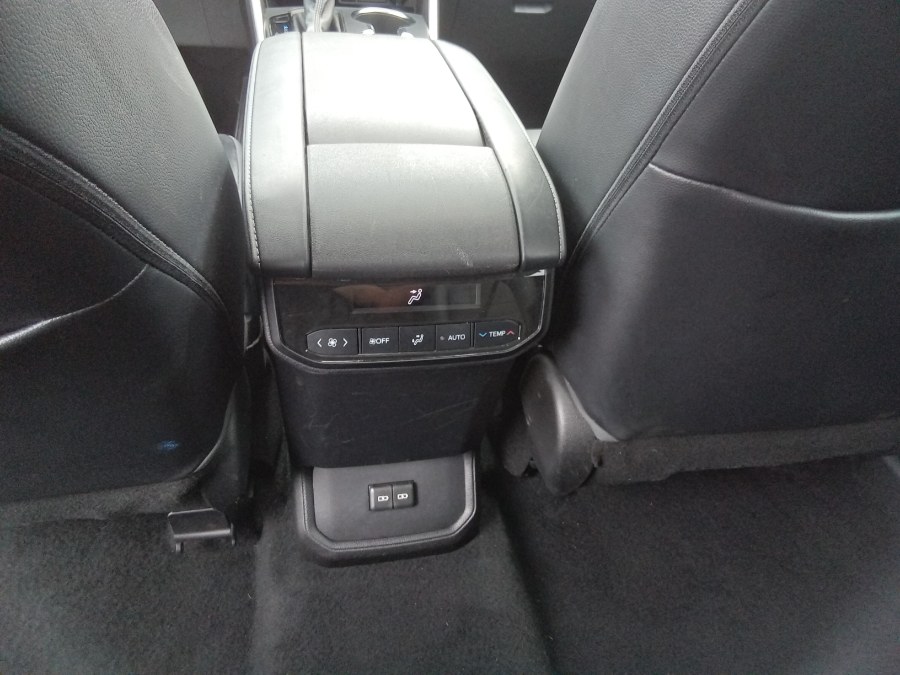 2022 Toyota Highlander XLE FWD (Natl), available for sale in Irvington, New Jersey | NJ Used Cars Center. Irvington, New Jersey 2022 Toyota Highlander XLE FWD (Natl), available for sale in Irvington, New Jersey | NJ Used Cars Center. Irvington, New Jersey