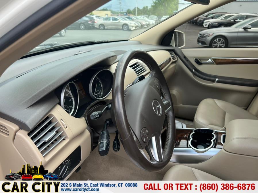 2011 Mercedes-Benz R-Class 4MATIC 4dr R350, available for sale in East Windsor, Connecticut | Car City LLC. East Windsor, Connecticut 2011 Mercedes-Benz R-Class 4MATIC 4dr R350, available for sale in East Windsor, Connecticut | Car City LLC. East Windsor, Connecticut