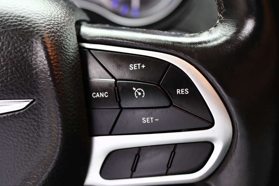 2019 Chrysler 300 Touring RWD, available for sale in Jamaica, New York | Hillside Auto Mall Inc.. Jamaica, New York 2019 Chrysler 300 Touring RWD, available for sale in Jamaica, New York | Hillside Auto Mall Inc.. Jamaica, New York