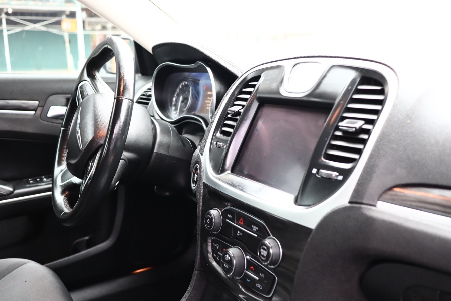 2019 Chrysler 300 Touring RWD, available for sale in Jamaica, New York | Hillside Auto Mall Inc.. Jamaica, New York 2019 Chrysler 300 Touring RWD, available for sale in Jamaica, New York | Hillside Auto Mall Inc.. Jamaica, New York