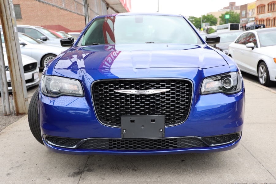 2019 Chrysler 300 Touring RWD, available for sale in Jamaica, New York | Hillside Auto Mall Inc.. Jamaica, New York 2019 Chrysler 300 Touring RWD, available for sale in Jamaica, New York | Hillside Auto Mall Inc.. Jamaica, New York
