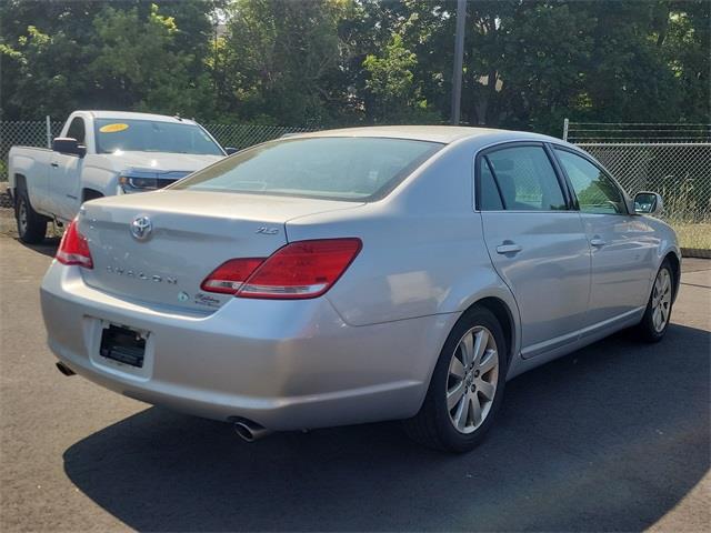 2005 Toyota Avalon XLS, available for sale in Stratford, Connecticut | Wiz Leasing Inc. Stratford, Connecticut 2005 Toyota Avalon XLS, available for sale in Stratford, Connecticut | Wiz Leasing Inc. Stratford, Connecticut