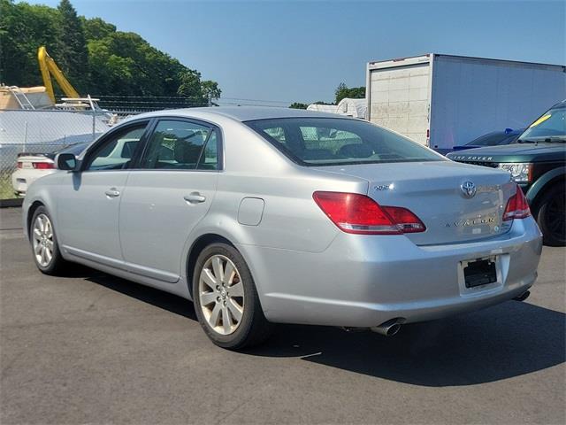 2005 Toyota Avalon XLS, available for sale in Stratford, Connecticut | Wiz Leasing Inc. Stratford, Connecticut 2005 Toyota Avalon XLS, available for sale in Stratford, Connecticut | Wiz Leasing Inc. Stratford, Connecticut