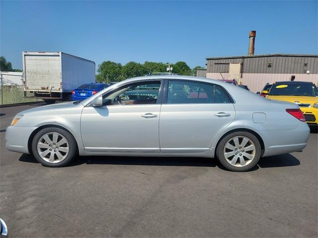 2005 Toyota Avalon XLS, available for sale in Stratford, Connecticut | Wiz Leasing Inc. Stratford, Connecticut 2005 Toyota Avalon XLS, available for sale in Stratford, Connecticut | Wiz Leasing Inc. Stratford, Connecticut