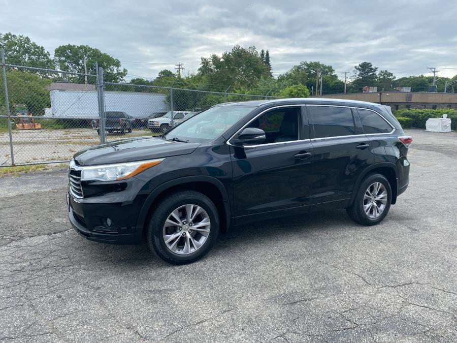 2015 Toyota Highlander AWD 4dr V6 XLE (Natl), available for sale in Milford, Connecticut | Dealertown Auto Wholesalers. Milford, Connecticut 2015 Toyota Highlander AWD 4dr V6 XLE (Natl), available for sale in Milford, Connecticut | Dealertown Auto Wholesalers. Milford, Connecticut