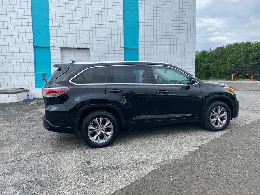 2015 Toyota Highlander AWD 4dr V6 XLE (Natl), available for sale in Milford, Connecticut | Dealertown Auto Wholesalers. Milford, Connecticut 2015 Toyota Highlander AWD 4dr V6 XLE (Natl), available for sale in Milford, Connecticut | Dealertown Auto Wholesalers. Milford, Connecticut