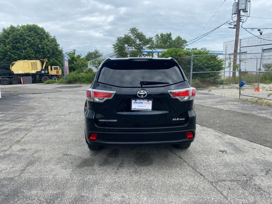 2015 Toyota Highlander AWD 4dr V6 XLE (Natl), available for sale in Milford, Connecticut | Dealertown Auto Wholesalers. Milford, Connecticut 2015 Toyota Highlander AWD 4dr V6 XLE (Natl), available for sale in Milford, Connecticut | Dealertown Auto Wholesalers. Milford, Connecticut