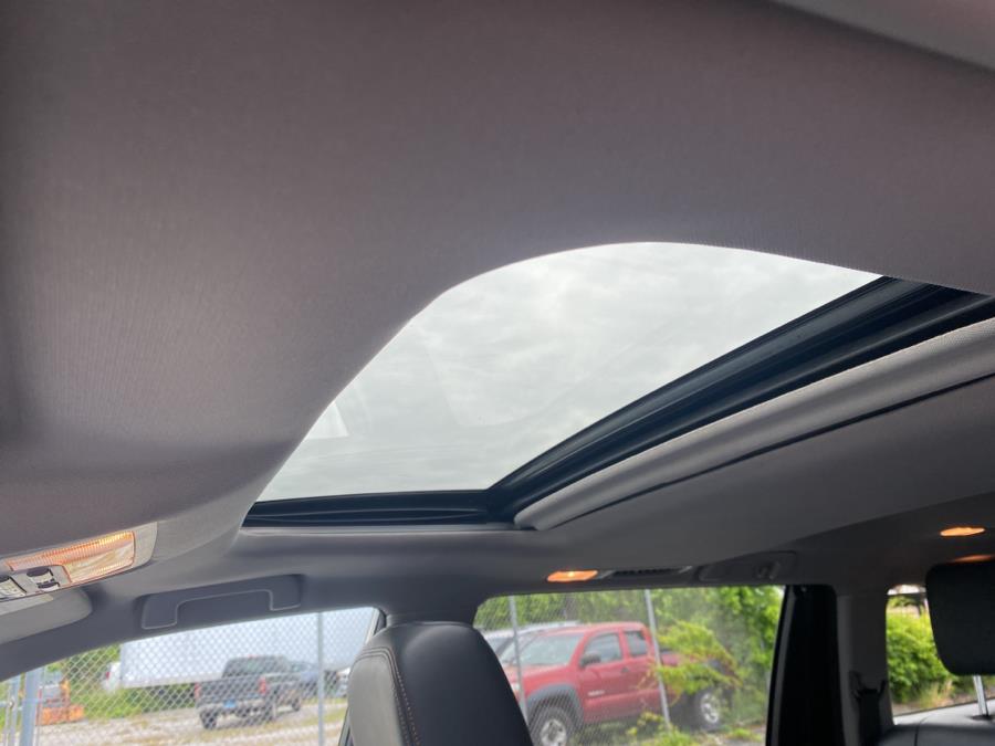 2015 Toyota Highlander AWD 4dr V6 XLE (Natl), available for sale in Milford, Connecticut | Dealertown Auto Wholesalers. Milford, Connecticut 2015 Toyota Highlander AWD 4dr V6 XLE (Natl), available for sale in Milford, Connecticut | Dealertown Auto Wholesalers. Milford, Connecticut