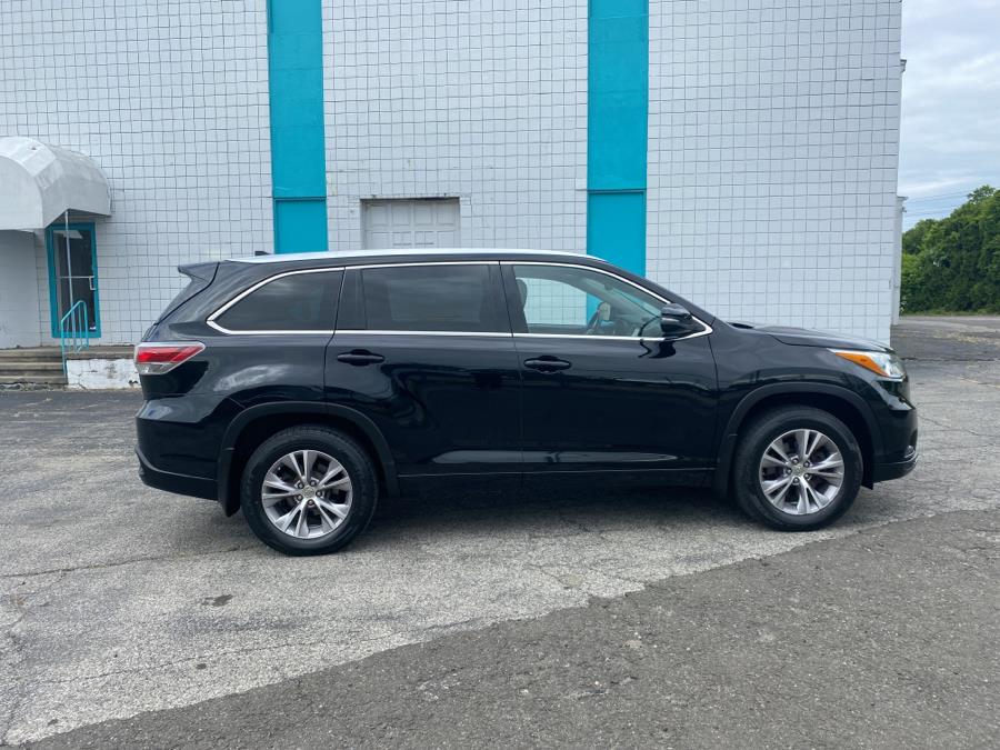 2015 Toyota Highlander AWD 4dr V6 XLE (Natl), available for sale in Milford, Connecticut | Dealertown Auto Wholesalers. Milford, Connecticut 2015 Toyota Highlander AWD 4dr V6 XLE (Natl), available for sale in Milford, Connecticut | Dealertown Auto Wholesalers. Milford, Connecticut