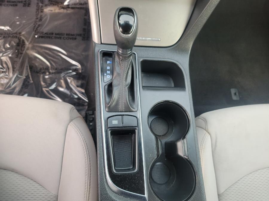 2015 Hyundai Sonata 4dr Sdn 2.4L SE PZEV, available for sale in Philadelphia, Pennsylvania | Eugen's Auto Sales & Repairs. Philadelphia, Pennsylvania 2015 Hyundai Sonata 4dr Sdn 2.4L SE PZEV, available for sale in Philadelphia, Pennsylvania | Eugen's Auto Sales & Repairs. Philadelphia, Pennsylvania