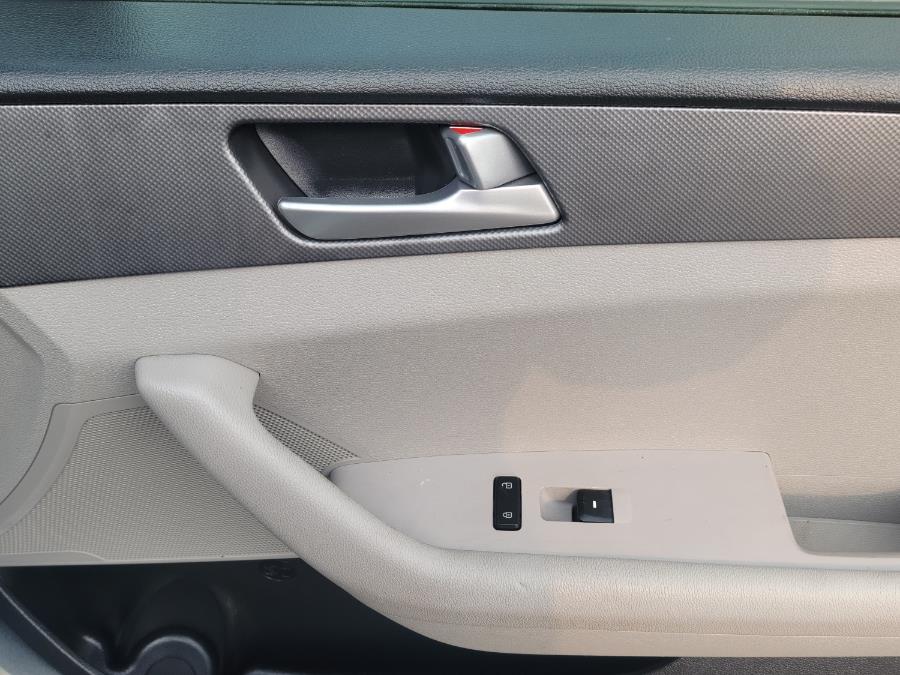 2015 Hyundai Sonata 4dr Sdn 2.4L SE PZEV, available for sale in Philadelphia, Pennsylvania | Eugen's Auto Sales & Repairs. Philadelphia, Pennsylvania 2015 Hyundai Sonata 4dr Sdn 2.4L SE PZEV, available for sale in Philadelphia, Pennsylvania | Eugen's Auto Sales & Repairs. Philadelphia, Pennsylvania
