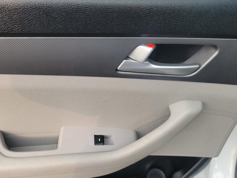 2015 Hyundai Sonata 4dr Sdn 2.4L SE PZEV, available for sale in Philadelphia, Pennsylvania | Eugen's Auto Sales & Repairs. Philadelphia, Pennsylvania 2015 Hyundai Sonata 4dr Sdn 2.4L SE PZEV, available for sale in Philadelphia, Pennsylvania | Eugen's Auto Sales & Repairs. Philadelphia, Pennsylvania