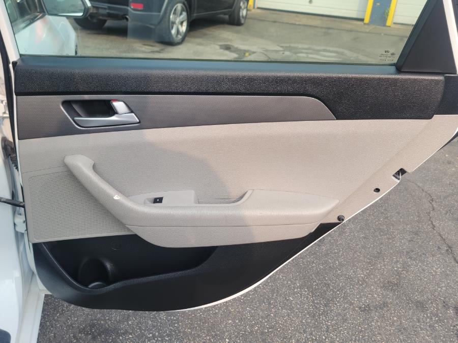 2015 Hyundai Sonata 4dr Sdn 2.4L SE PZEV, available for sale in Philadelphia, Pennsylvania | Eugen's Auto Sales & Repairs. Philadelphia, Pennsylvania 2015 Hyundai Sonata 4dr Sdn 2.4L SE PZEV, available for sale in Philadelphia, Pennsylvania | Eugen's Auto Sales & Repairs. Philadelphia, Pennsylvania