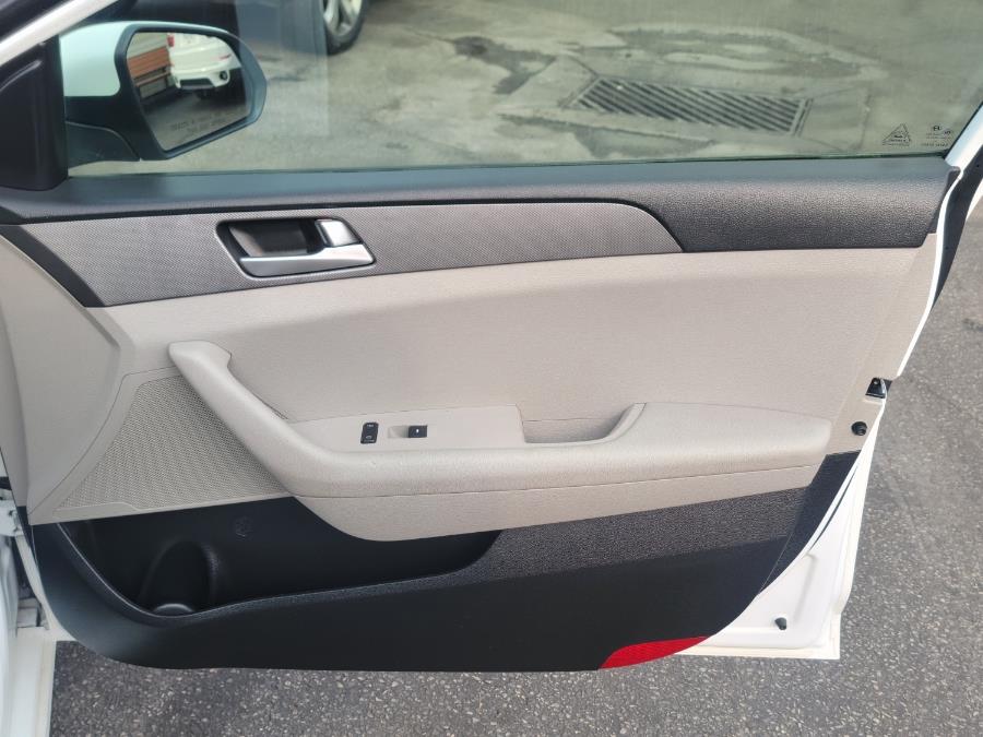 2015 Hyundai Sonata 4dr Sdn 2.4L SE PZEV, available for sale in Philadelphia, Pennsylvania | Eugen's Auto Sales & Repairs. Philadelphia, Pennsylvania 2015 Hyundai Sonata 4dr Sdn 2.4L SE PZEV, available for sale in Philadelphia, Pennsylvania | Eugen's Auto Sales & Repairs. Philadelphia, Pennsylvania