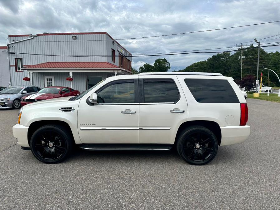 2011 Cadillac Escalade AWD 4dr Base, available for sale in South Windsor, Connecticut | Mike And Tony Auto Sales, Inc. South Windsor, Connecticut 2011 Cadillac Escalade AWD 4dr Base, available for sale in South Windsor, Connecticut | Mike And Tony Auto Sales, Inc. South Windsor, Connecticut