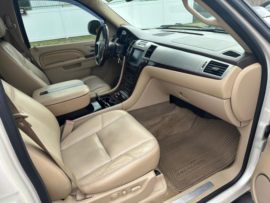 2011 Cadillac Escalade AWD 4dr Base, available for sale in South Windsor, Connecticut | Mike And Tony Auto Sales, Inc. South Windsor, Connecticut 2011 Cadillac Escalade AWD 4dr Base, available for sale in South Windsor, Connecticut | Mike And Tony Auto Sales, Inc. South Windsor, Connecticut