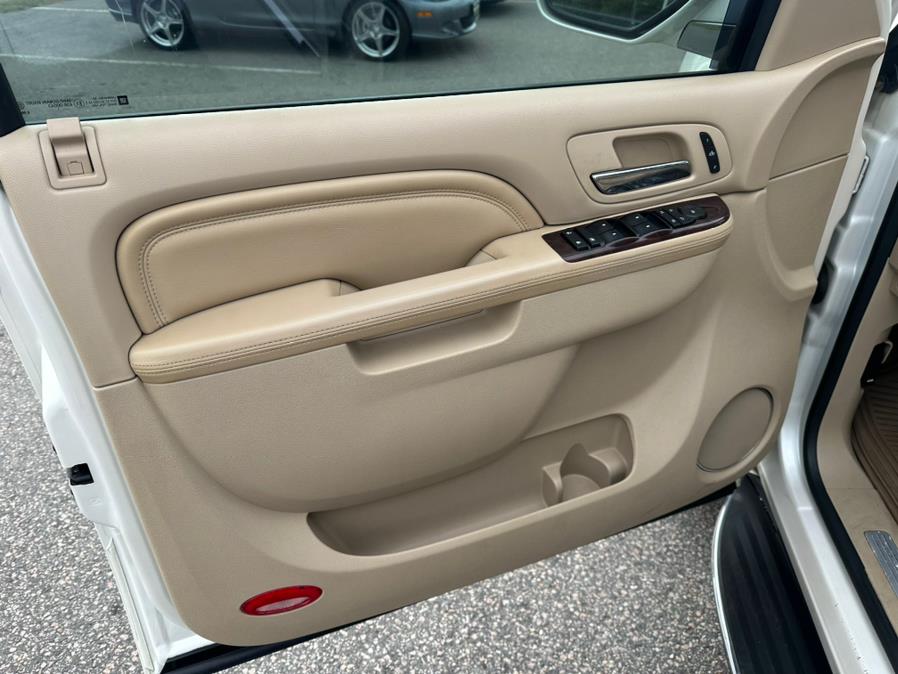 2011 Cadillac Escalade AWD 4dr Base, available for sale in South Windsor, Connecticut | Mike And Tony Auto Sales, Inc. South Windsor, Connecticut 2011 Cadillac Escalade AWD 4dr Base, available for sale in South Windsor, Connecticut | Mike And Tony Auto Sales, Inc. South Windsor, Connecticut