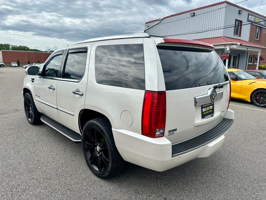 2011 Cadillac Escalade AWD 4dr Base, available for sale in South Windsor, Connecticut | Mike And Tony Auto Sales, Inc. South Windsor, Connecticut 2011 Cadillac Escalade AWD 4dr Base, available for sale in South Windsor, Connecticut | Mike And Tony Auto Sales, Inc. South Windsor, Connecticut