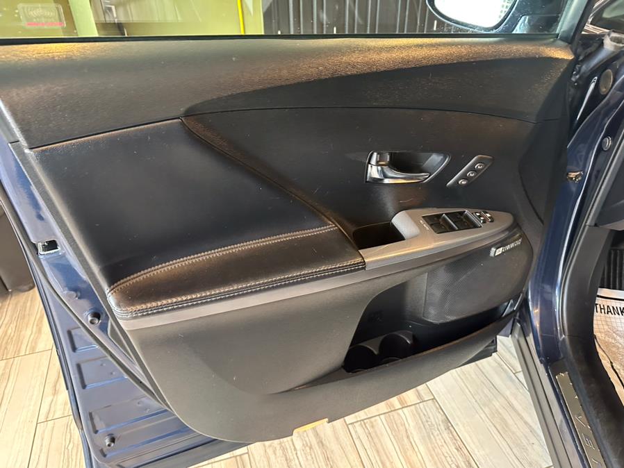 2015 Toyota Venza 4dr Wgn I4 AWD LE (Natl), available for sale in West Hartford, Connecticut | AutoMax. West Hartford, Connecticut 2015 Toyota Venza 4dr Wgn I4 AWD LE (Natl), available for sale in West Hartford, Connecticut | AutoMax. West Hartford, Connecticut