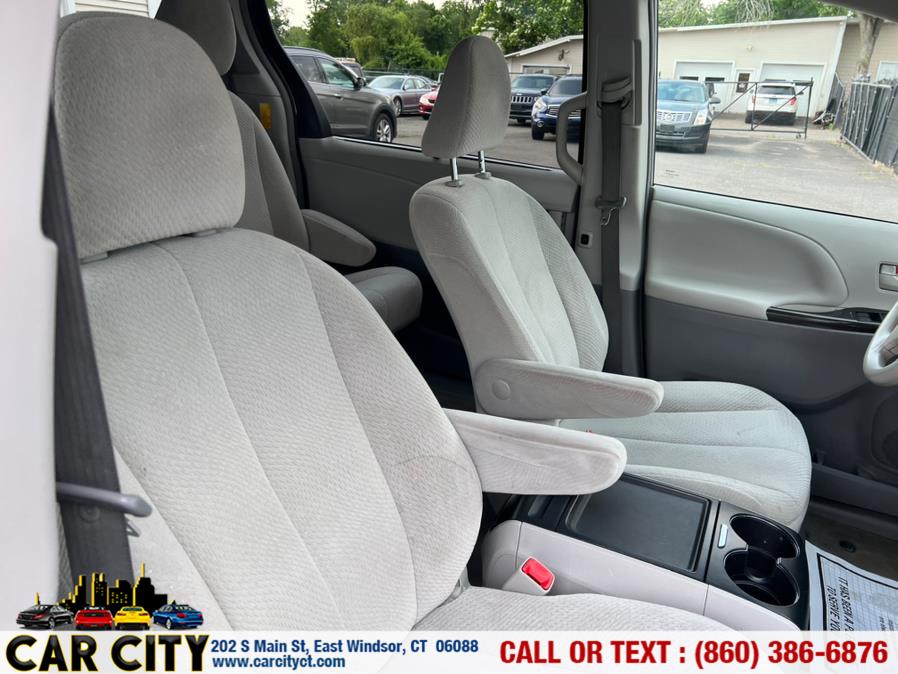 2014 Toyota Sienna 5dr 8-Pass Van V6 LE FWD, available for sale in East Windsor, Connecticut | Car City LLC. East Windsor, Connecticut 2014 Toyota Sienna 5dr 8-Pass Van V6 LE FWD, available for sale in East Windsor, Connecticut | Car City LLC. East Windsor, Connecticut