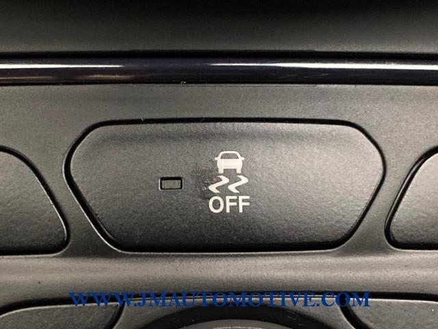 2015 Chrysler 200 4dr Sdn S AWD, available for sale in Naugatuck, Connecticut | J&M Automotive Sls&Svc LLC. Naugatuck, Connecticut 2015 Chrysler 200 4dr Sdn S AWD, available for sale in Naugatuck, Connecticut | J&M Automotive Sls&Svc LLC. Naugatuck, Connecticut