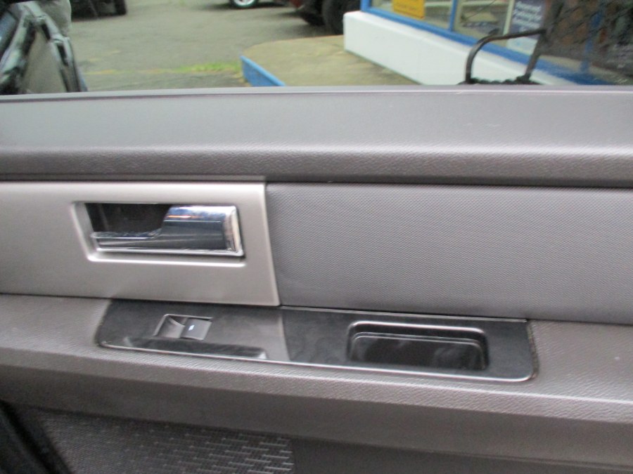 2011 Ford Expedition EL 4WD 4dr Limited, available for sale in Meriden, Connecticut | Cos Central Auto. Meriden, Connecticut 2011 Ford Expedition EL 4WD 4dr Limited, available for sale in Meriden, Connecticut | Cos Central Auto. Meriden, Connecticut