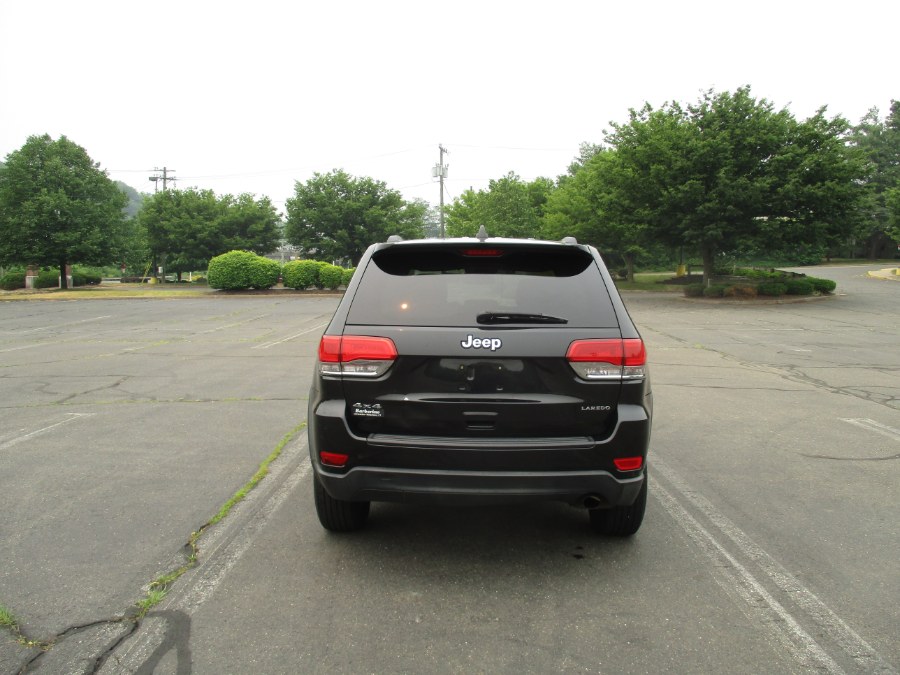 2014 Jeep Grand Cherokee 4WD 4dr Laredo, available for sale in New Britain, Connecticut | Universal Motors LLC. New Britain, Connecticut 2014 Jeep Grand Cherokee 4WD 4dr Laredo, available for sale in New Britain, Connecticut | Universal Motors LLC. New Britain, Connecticut