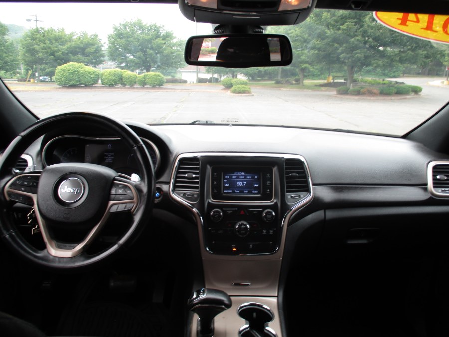 2014 Jeep Grand Cherokee 4WD 4dr Laredo, available for sale in New Britain, Connecticut | Universal Motors LLC. New Britain, Connecticut 2014 Jeep Grand Cherokee 4WD 4dr Laredo, available for sale in New Britain, Connecticut | Universal Motors LLC. New Britain, Connecticut