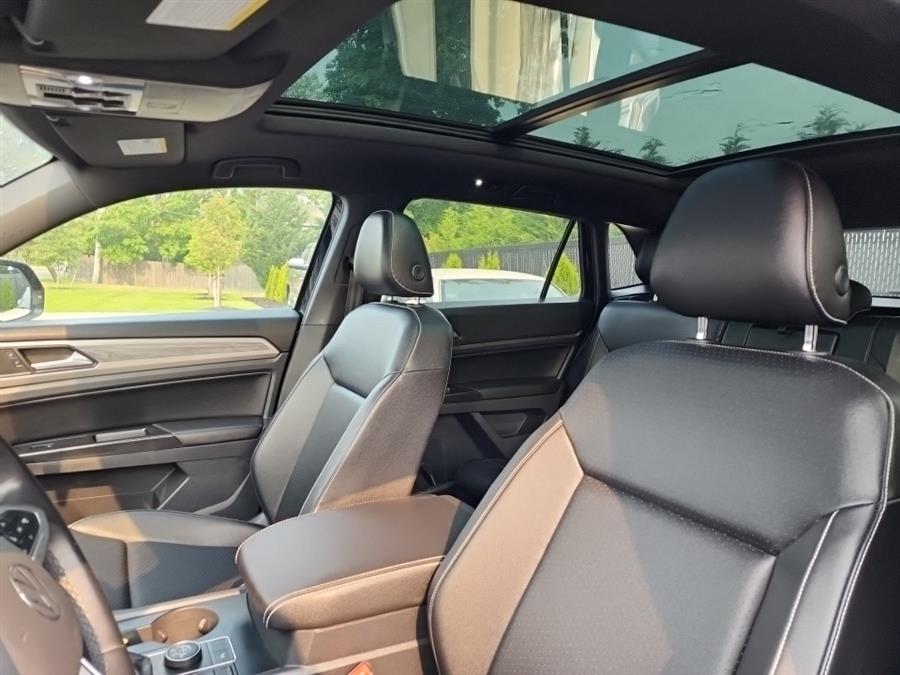 2020 Volkswagen Atlas Cross Sport 3.6L V6 SE w/Technology 4MOTION, available for sale in Islip, New York | L.I. Auto Gallery. Islip, New York 2020 Volkswagen Atlas Cross Sport 3.6L V6 SE w/Technology 4MOTION, available for sale in Islip, New York | L.I. Auto Gallery. Islip, New York
