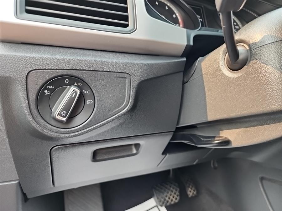 2020 Volkswagen Atlas Cross Sport 3.6L V6 SE w/Technology 4MOTION, available for sale in Islip, New York | L.I. Auto Gallery. Islip, New York 2020 Volkswagen Atlas Cross Sport 3.6L V6 SE w/Technology 4MOTION, available for sale in Islip, New York | L.I. Auto Gallery. Islip, New York