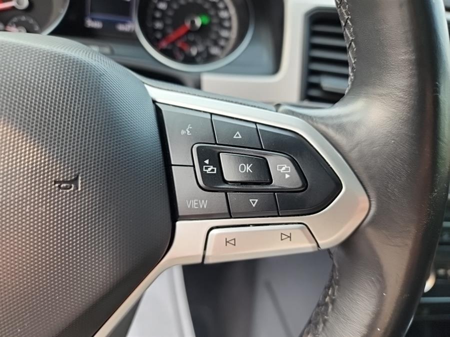 2020 Volkswagen Atlas Cross Sport 3.6L V6 SE w/Technology 4MOTION, available for sale in Islip, New York | L.I. Auto Gallery. Islip, New York 2020 Volkswagen Atlas Cross Sport 3.6L V6 SE w/Technology 4MOTION, available for sale in Islip, New York | L.I. Auto Gallery. Islip, New York