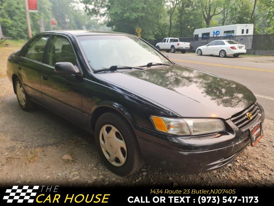 1998 Toyota Camry 4dr Sdn XLE V6 Auto, available for sale in Butler, New Jersey | The Car House. Butler, New Jersey