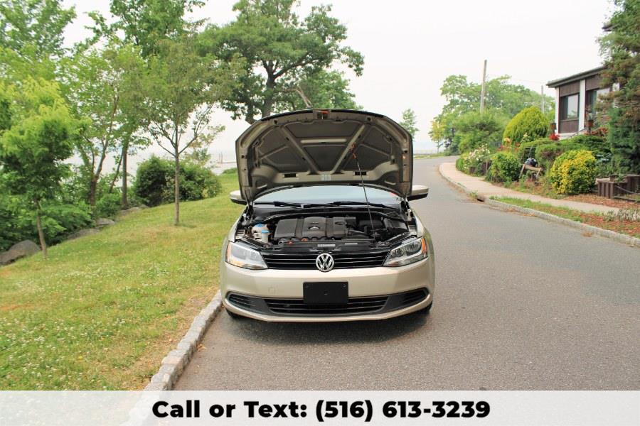 2012 Volkswagen Jetta Sedan SE, available for sale in Great Neck, New York | Great Neck Car Buyers & Sellers. Great Neck, New York 2012 Volkswagen Jetta Sedan SE, available for sale in Great Neck, New York | Great Neck Car Buyers & Sellers. Great Neck, New York