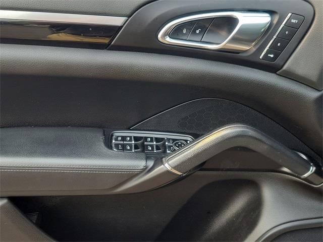 2016 Porsche Cayenne Base, available for sale in Stratford, Connecticut | Wiz Leasing Inc. Stratford, Connecticut 2016 Porsche Cayenne Base, available for sale in Stratford, Connecticut | Wiz Leasing Inc. Stratford, Connecticut