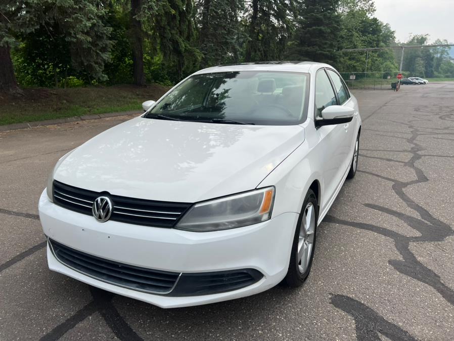 2013 Volkswagen Jetta Sedan 4dr DSG TDI w/Premium, available for sale in Waterbury, Connecticut | Platinum Auto Care. Waterbury, Connecticut 2013 Volkswagen Jetta Sedan 4dr DSG TDI w/Premium, available for sale in Waterbury, Connecticut | Platinum Auto Care. Waterbury, Connecticut