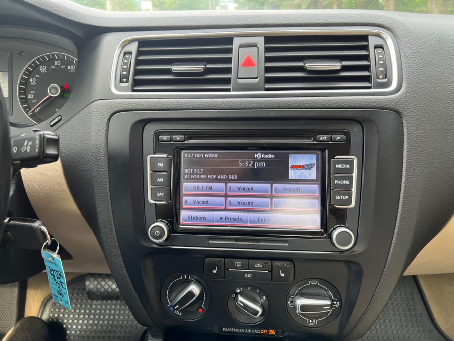 2013 Volkswagen Jetta Sedan 4dr DSG TDI w/Premium, available for sale in Waterbury, Connecticut | Platinum Auto Care. Waterbury, Connecticut 2013 Volkswagen Jetta Sedan 4dr DSG TDI w/Premium, available for sale in Waterbury, Connecticut | Platinum Auto Care. Waterbury, Connecticut