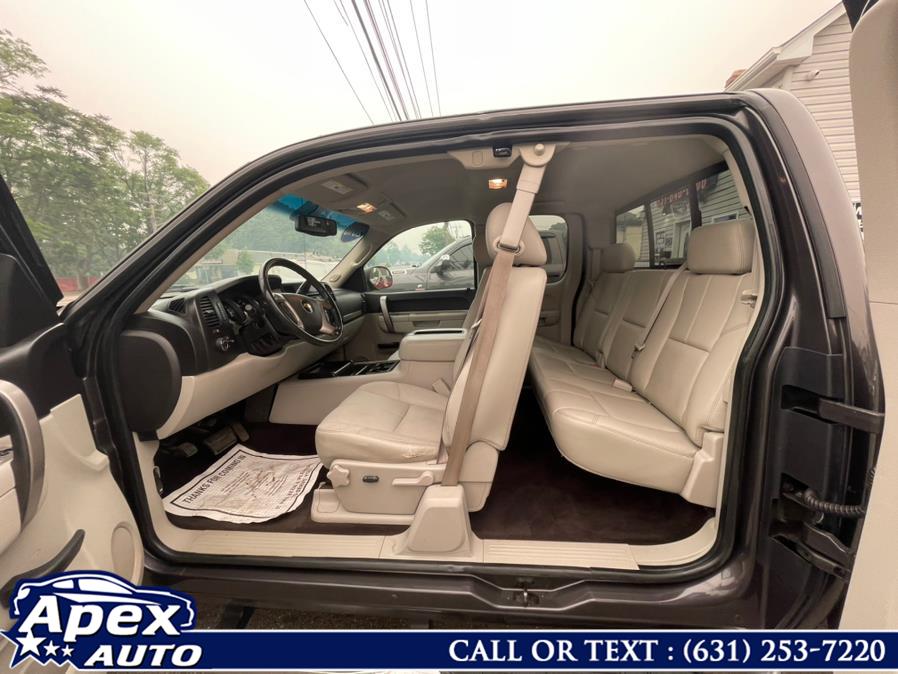 2010 Chevrolet Silverado 1500 4WD Ext Cab 143.5" LT, available for sale in Selden, New York | Apex Auto. Selden, New York 2010 Chevrolet Silverado 1500 4WD Ext Cab 143.5" LT, available for sale in Selden, New York | Apex Auto. Selden, New York