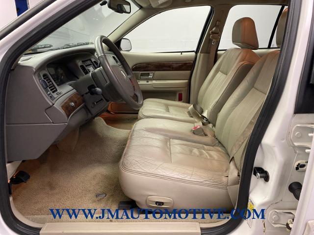 2009 Mercury Grand Marquis 4dr Sdn LS, available for sale in Naugatuck, Connecticut | J&M Automotive Sls&Svc LLC. Naugatuck, Connecticut 2009 Mercury Grand Marquis 4dr Sdn LS, available for sale in Naugatuck, Connecticut | J&M Automotive Sls&Svc LLC. Naugatuck, Connecticut