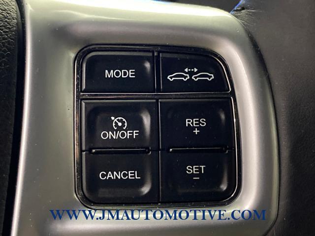 2013 Chrysler 300 4dr Sdn 300C AWD, available for sale in Naugatuck, Connecticut | J&M Automotive Sls&Svc LLC. Naugatuck, Connecticut 2013 Chrysler 300 4dr Sdn 300C AWD, available for sale in Naugatuck, Connecticut | J&M Automotive Sls&Svc LLC. Naugatuck, Connecticut