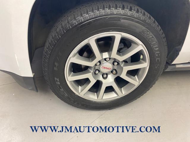2016 GMC Yukon Xl 4WD 4dr Denali, available for sale in Naugatuck, Connecticut | J&M Automotive Sls&Svc LLC. Naugatuck, Connecticut 2016 GMC Yukon Xl 4WD 4dr Denali, available for sale in Naugatuck, Connecticut | J&M Automotive Sls&Svc LLC. Naugatuck, Connecticut